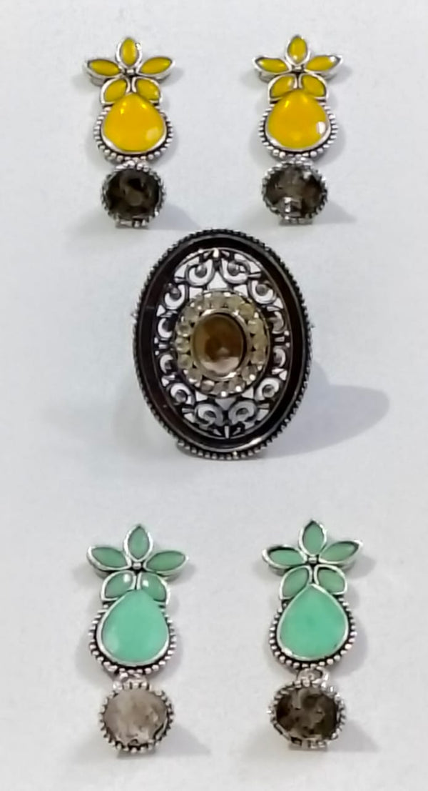 Vintage-Inspired Jewelry Set with Interchangeable Floral Earrings and Ornate Ring