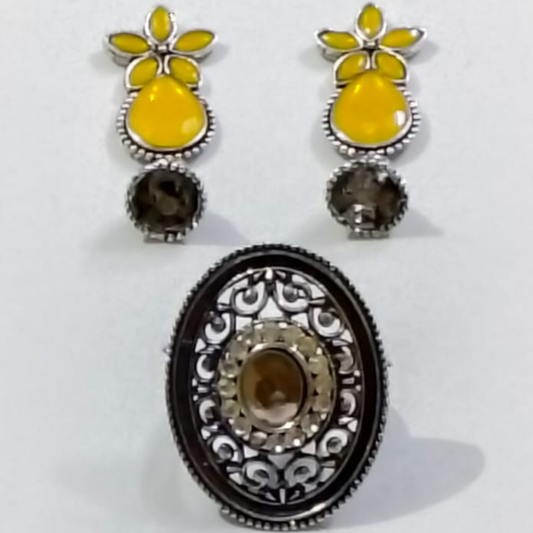 Vintage-Inspired Jewelry Set with Interchangeable Floral Earrings and Ornate Ring